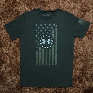 Under Armour HeatGear American Flag T-Shirt. Size Large. Green